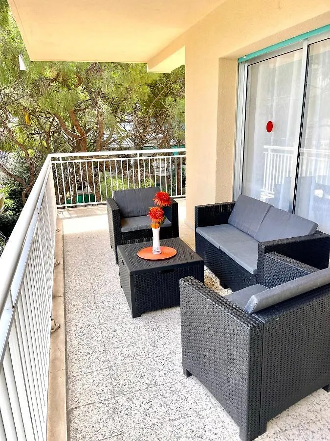 Apartbeach Santa Elena Climatizado Parking Y Junto Playa Capellans Salou Apartment